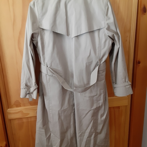 London Fog Main Coat size 8 regular - Picture 2 of 5